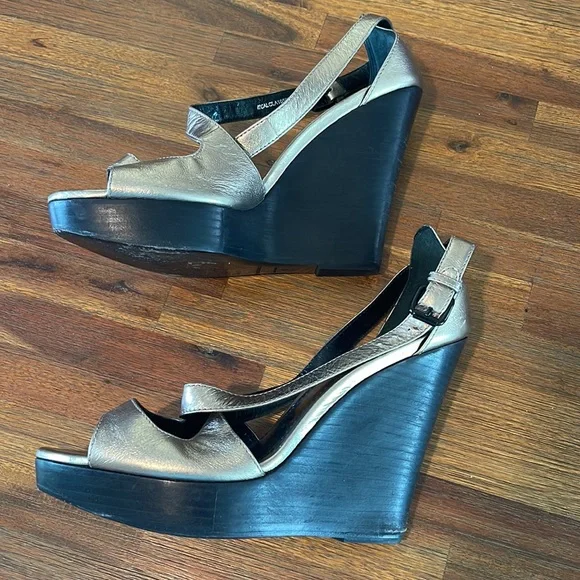 Burberry Metallic Gold Wooden Wedge Heel Leather Criss Cross Sandal - 41 10 - Picture 3 of 16